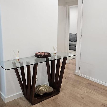 Apartamento T3 Em Lisboa/ ケルース エクステリア 写真