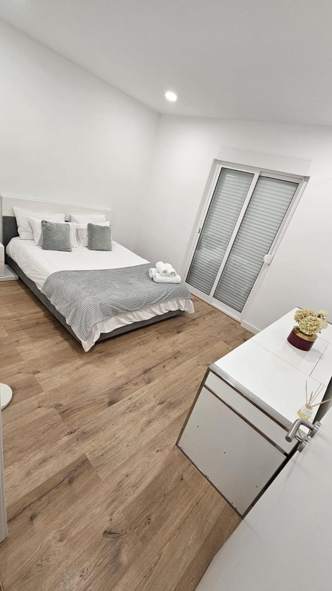 Apartamento T3 Em Lisboa/ ケルース エクステリア 写真
