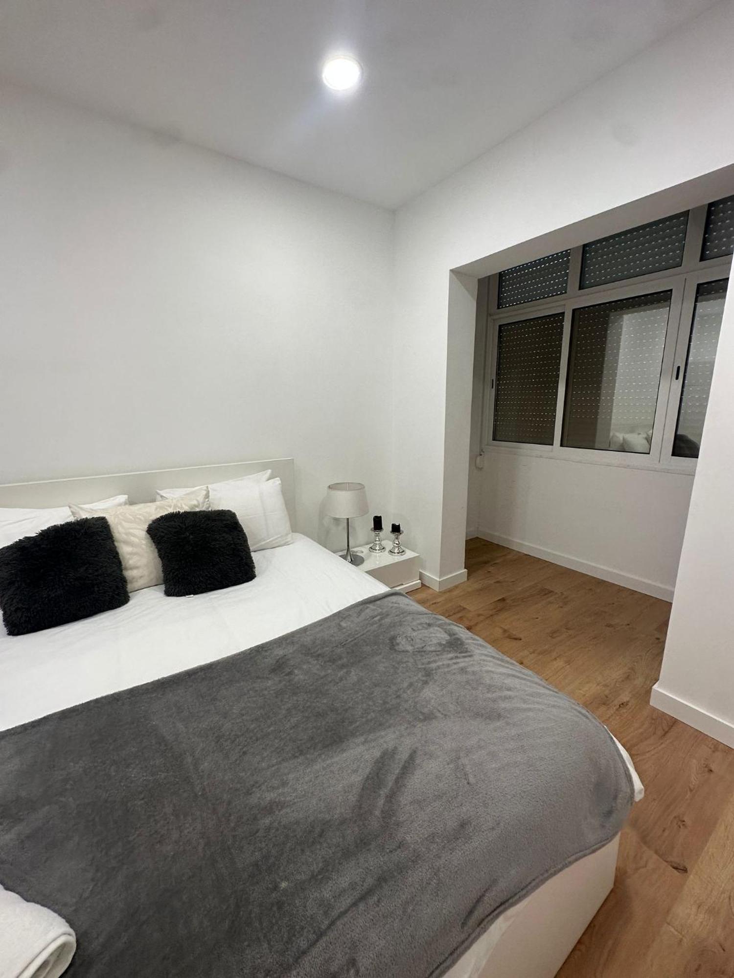 Apartamento T3 Em Lisboa/ ケルース エクステリア 写真