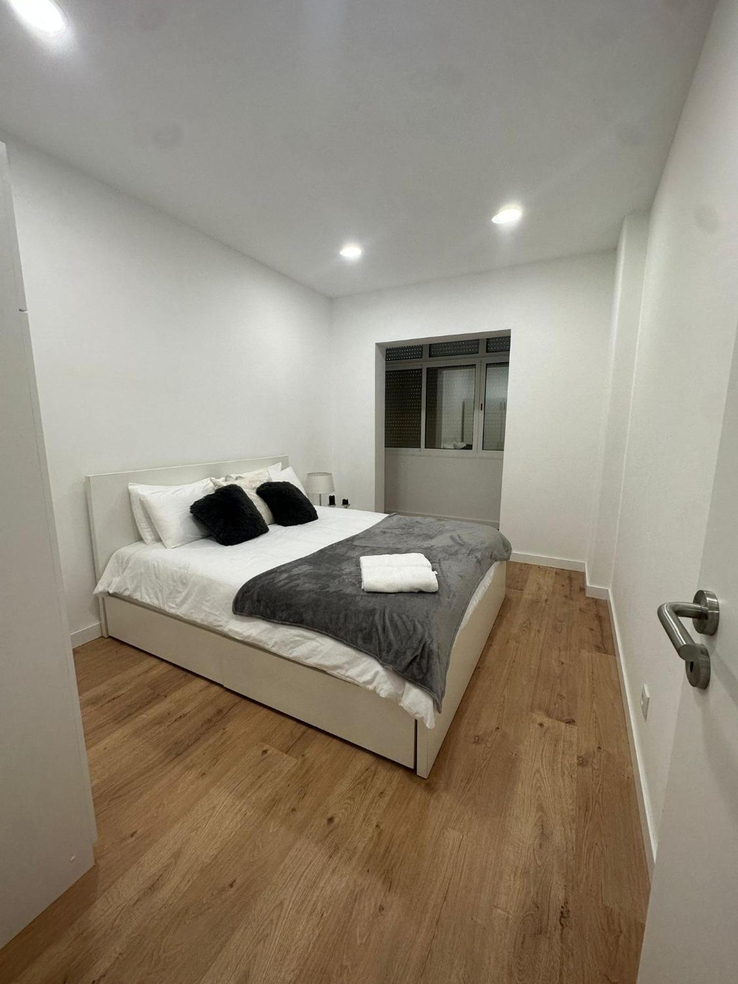Apartamento T3 Em Lisboa/ ケルース エクステリア 写真